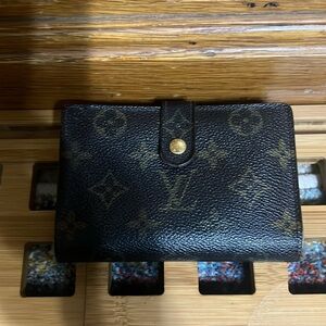 Vintage Louis Vuitton viennos walletkisslock